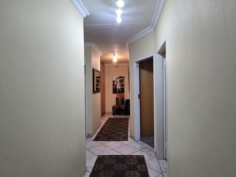 Comfortable, Secure & Solar-Powered Living in Aerorand – Close to Parks, Dams & Outdoor Adventure - Photo 7