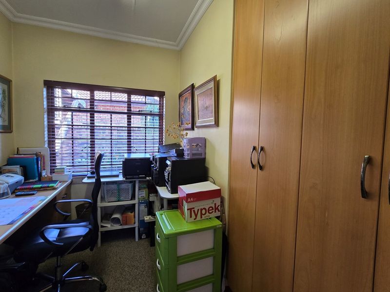 Comfortable, Secure & Solar-Powered Living in Aerorand – Close to Parks, Dams & Outdoor Adventure - Photo 6