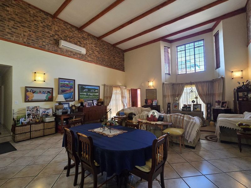 Comfortable, Secure & Solar-Powered Living in Aerorand – Close to Parks, Dams & Outdoor Adventure - Photo 3