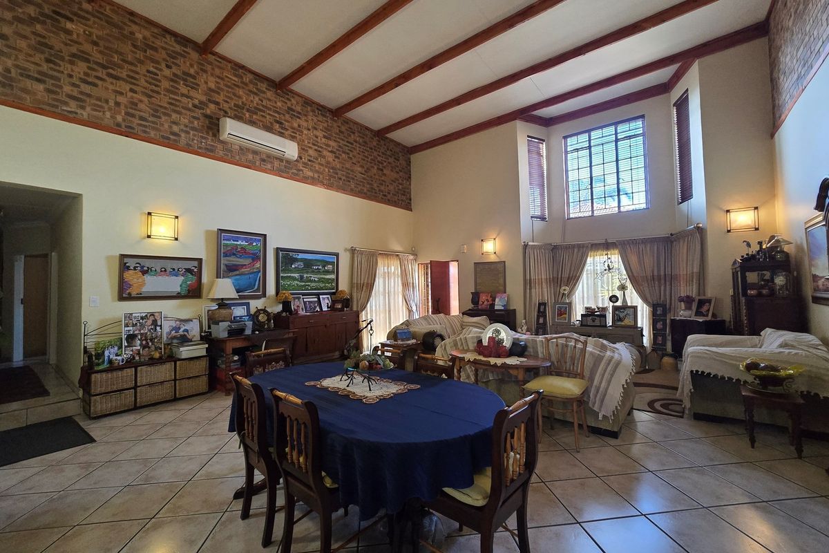 Comfortable, Secure & Solar-Powered Living in Aerorand – Close to Parks, Dams & Outdoor Adventure - Photo 3