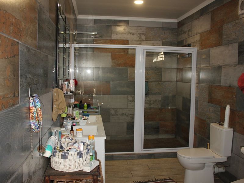 "Your Family's Sanctuary: Comfort, Security, and Style in Every Corner. - Photo 8