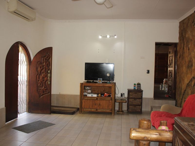 "Your Family's Sanctuary: Comfort, Security, and Style in Every Corner. - Photo 2
