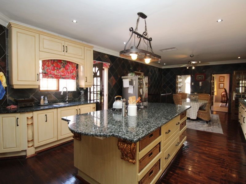 Elegant 7-Bedroom Home in Bela-Bela - Perfect for residence, or Air BnB-Pet Friendly - NEGOTIABLE - Photo 9