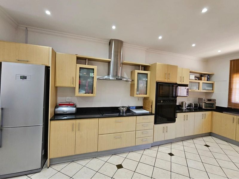 PRICE ADJUSTMENT! Spacious. Stylish. Sensational Value - A Must-See in Bombay Heights! - Photo 9