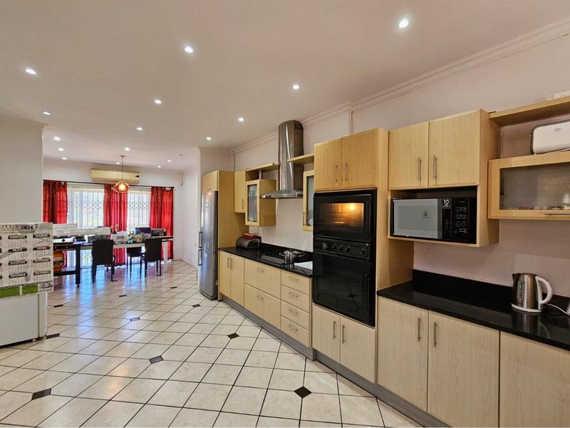 PRICE ADJUSTMENT! Spacious. Stylish. Sensational Value - A Must-See in Bombay Heights! - Photo 7