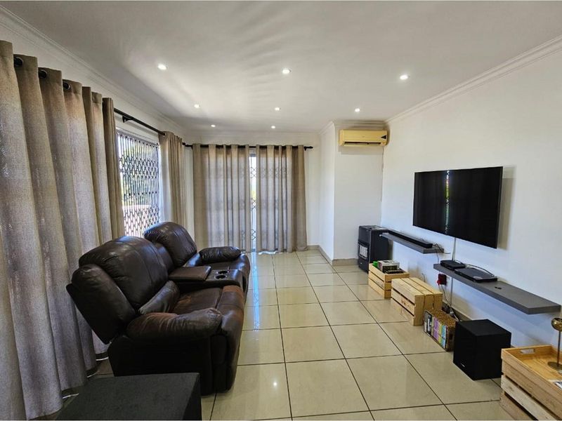 PRICE ADJUSTMENT! Spacious. Stylish. Sensational Value - A Must-See in Bombay Heights! - Photo 2