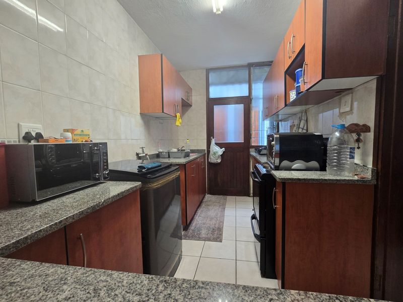 3-Bedroom Townhouse in Meerensee - for first-time buyers, small families, or a savvy investor. - Photo 6