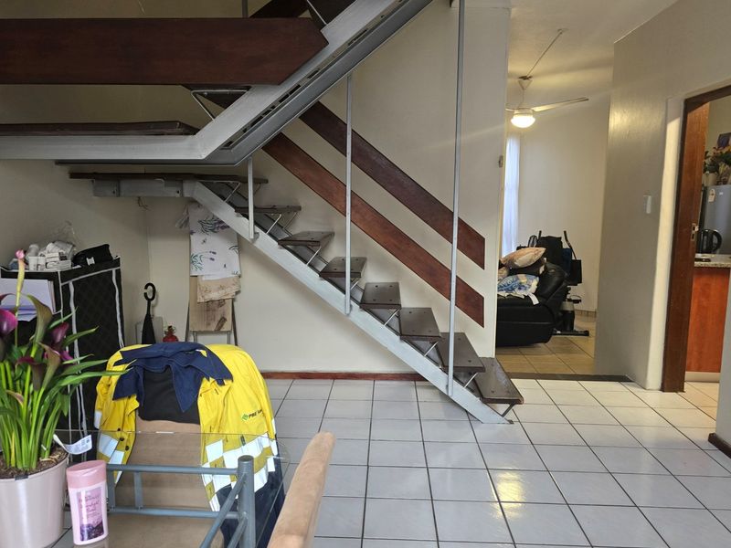 3-Bedroom Townhouse in Meerensee - for first-time buyers, small families, or a savvy investor. - Photo 5