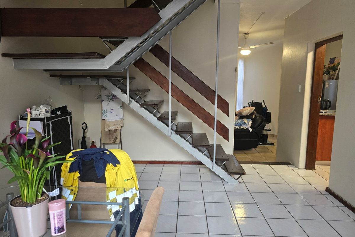 3-Bedroom Townhouse in Meerensee - for first-time buyers, small families, or a savvy investor. - Photo 5