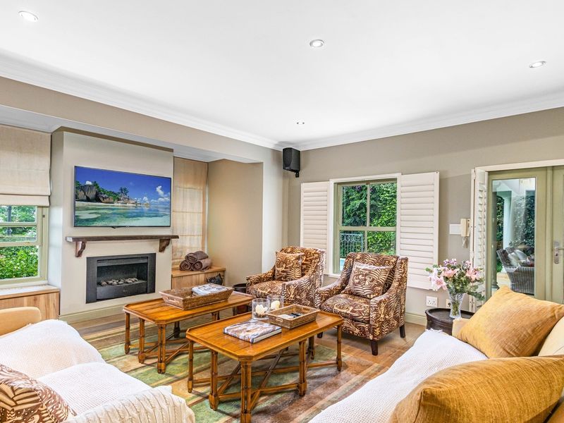 "Luxurious Sustainable Home in Linksfield Ridge" - Photo 10