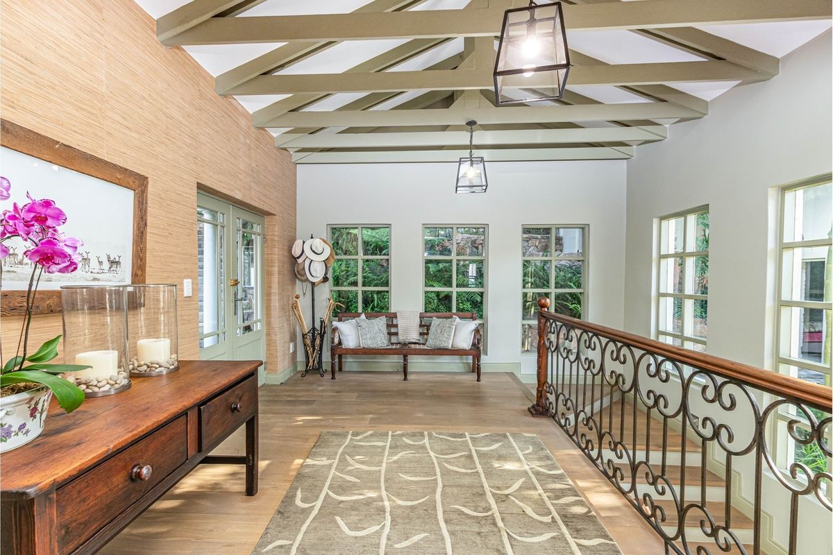 "Luxurious Sustainable Home in Linksfield Ridge" - Photo 5