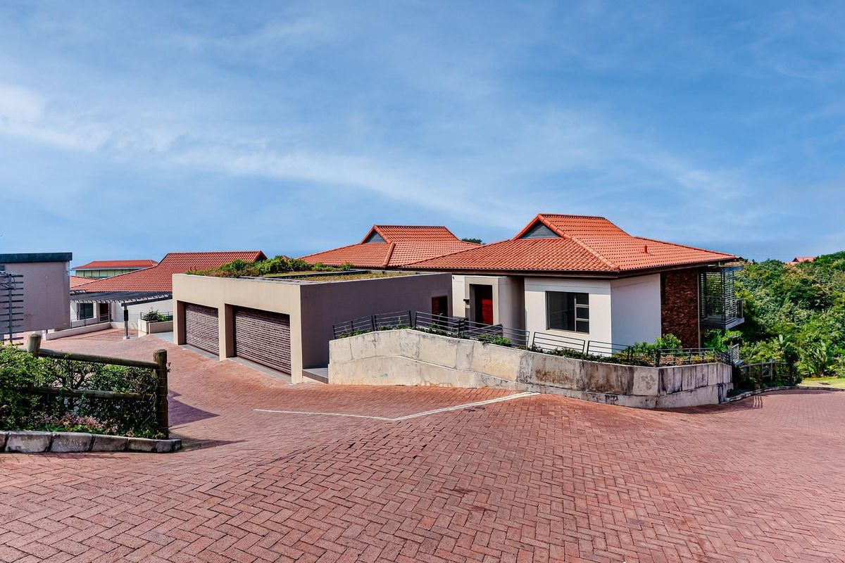 Beautiful 4 bedroom townhouse for sale in Zimbali Estate R7,800,000 - Photo 4
