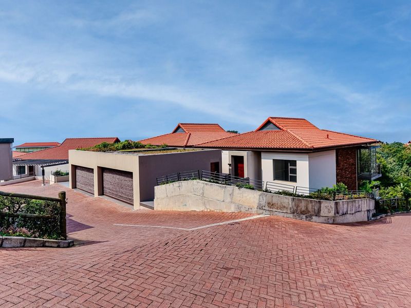 Beautiful 4 bedroom townhouse for sale in Zimbali Estate R7,800,000 - Photo 4