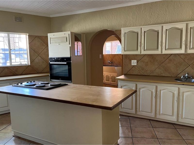 Move in ready family home, in the elite Chroompark! - Photo 2