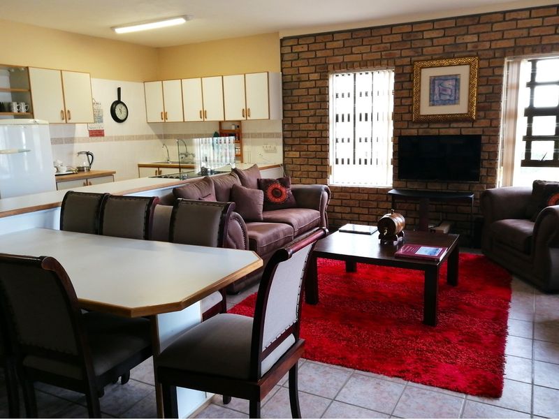 Spacious Dual-living Family home in Stilbaai West - Photo 10