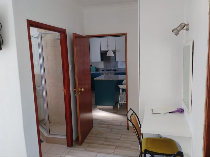 "Luxury 3-Bed Home in Serene Greenway Woods" - Photo 9