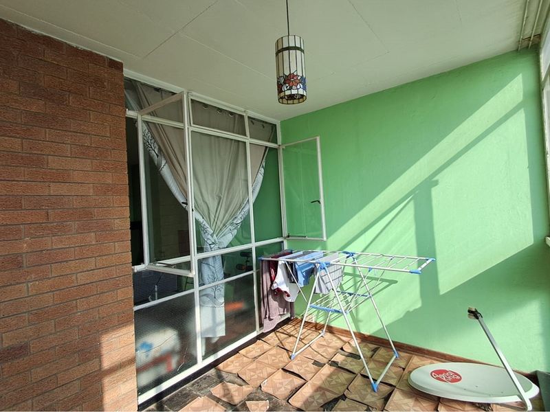 1 Bed Flat Apartment for sale in Kensington Johannesburg - Photo 5
