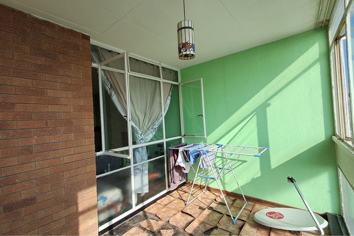 1 Bed Flat Apartment for sale in Kensington Johannesburg - Photo 5