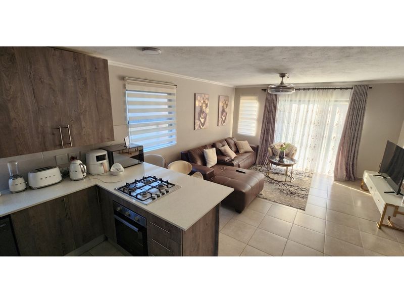 Stand-Alone Duplex Townhouse in a Secure Environment. - Photo 10