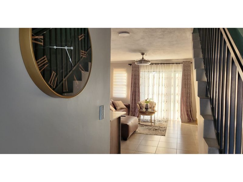 Stand-Alone Duplex Townhouse in a Secure Environment. - Photo 5