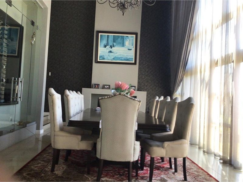 4 Bedrooms Luxurious Family Home in Sunward Park, Gauteng - Photo 10