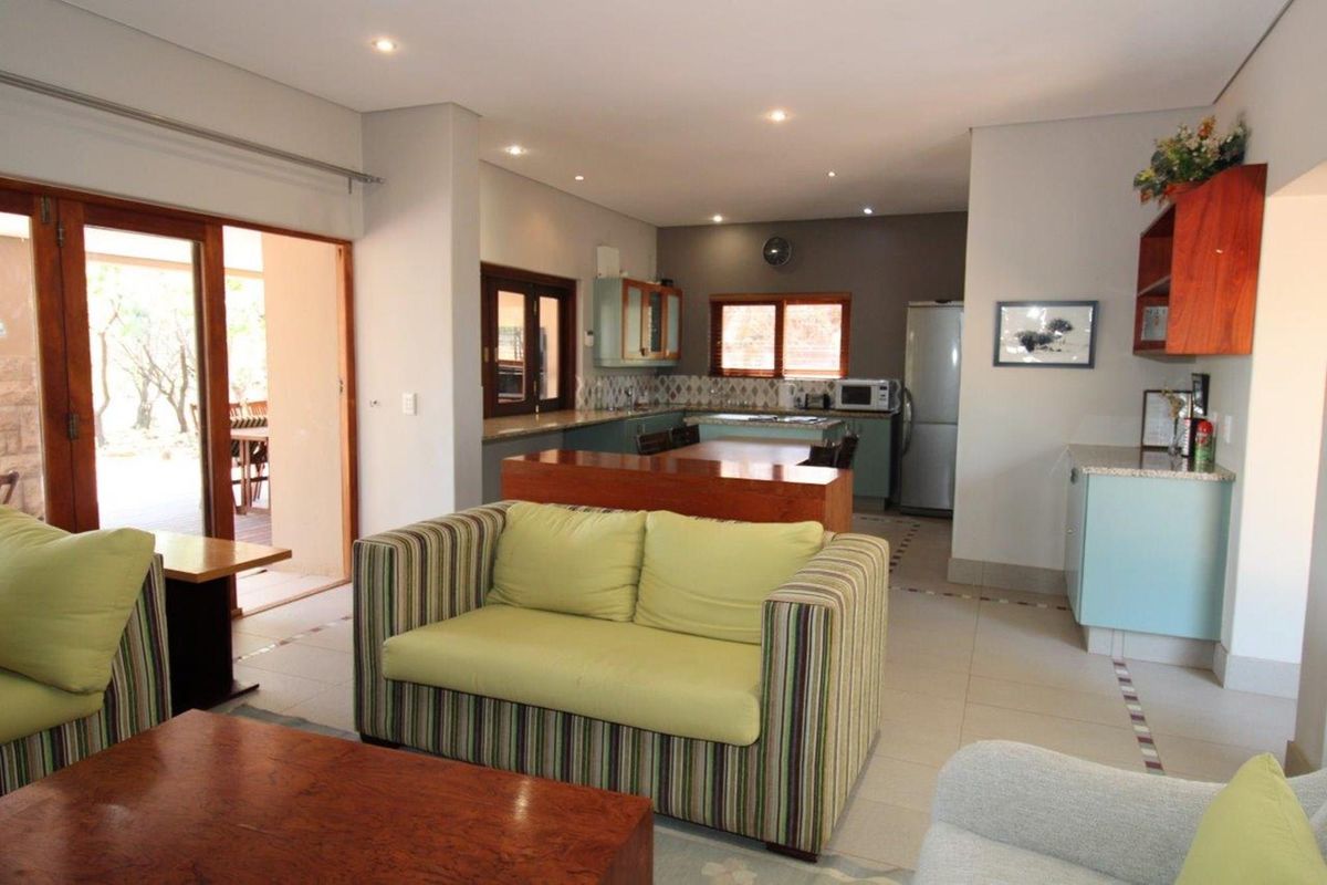 Elements Golf Estate: A Dream Home for Golf Lovers and Nature Enthusiasts - Photo 2