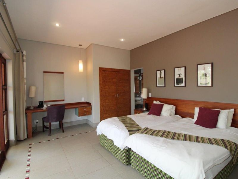 Elements Golf Estate: A Dream Home for Golf Lovers and Nature Enthusiasts - Photo 7