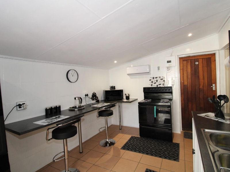 Charming Two-Bedroom Home in Estate  with Rustic Charm near Bela-Bela - Photo 7