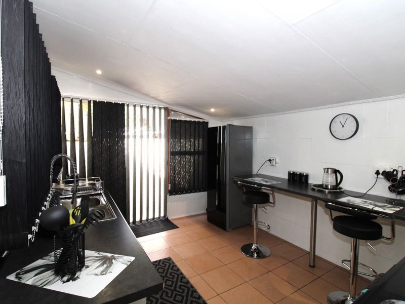 Charming Two-Bedroom Home in Estate  with Rustic Charm near Bela-Bela - Photo 8