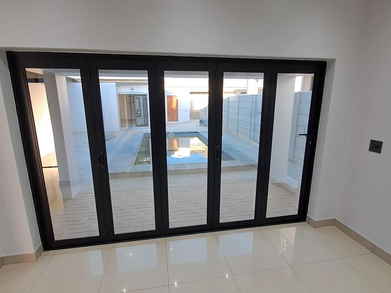 5 Bedroom House For Sale in Tafelzicht, Malmesbury - Photo 5