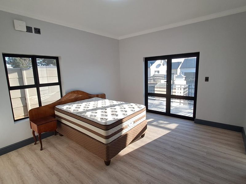 5 Bedroom House For Sale in Tafelzicht, Malmesbury - Photo 6