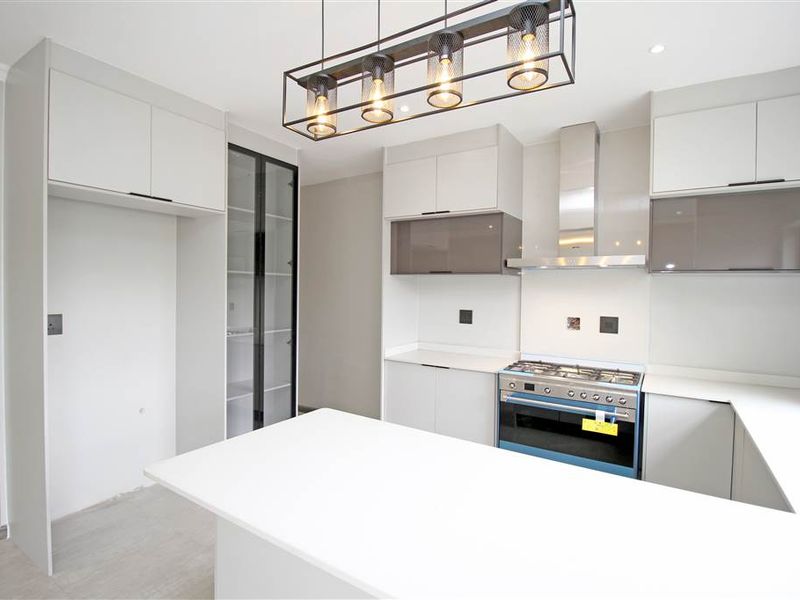 Townhouse For Sale in Bryanston, Sandton - Photo 8