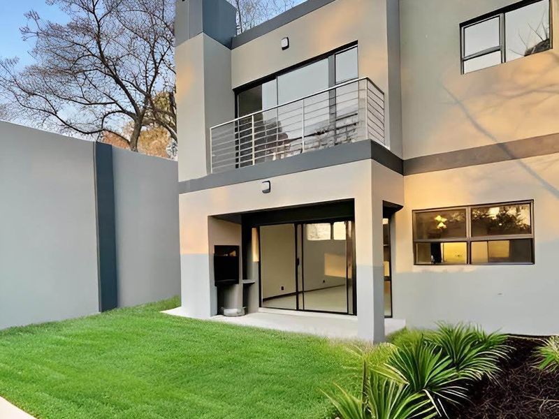Townhouse For Sale in Bryanston, Sandton - Photo 6