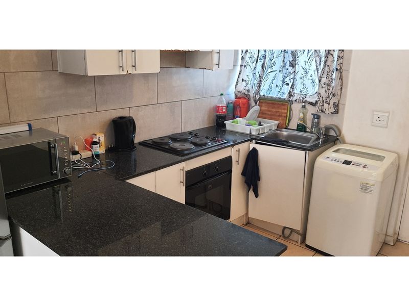 Fully Tenanted, Three-Unit Portfolio in 24-Hour Secure Complex - Photo 2