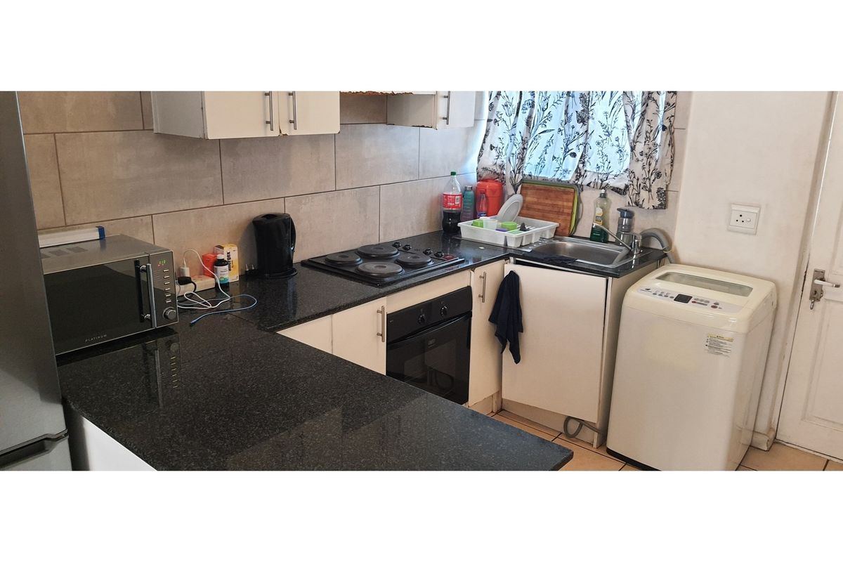 Fully Tenanted, Three-Unit Portfolio in 24-Hour Secure Complex - Photo 2