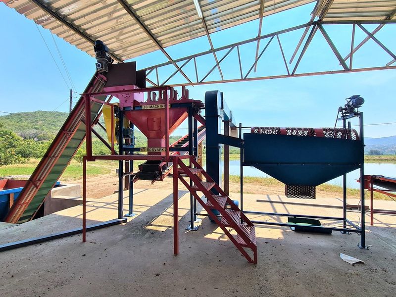 54-hectare Macadamia Paradise in the heart of the Lowveld - Photo 10