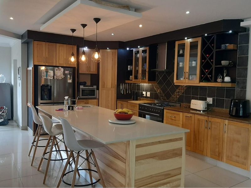 SHELLY BEACH. Stunning home in a secure eco estate. - Photo 9