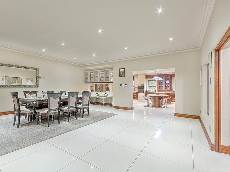 House For Sale in Bedfordview - Photo 10