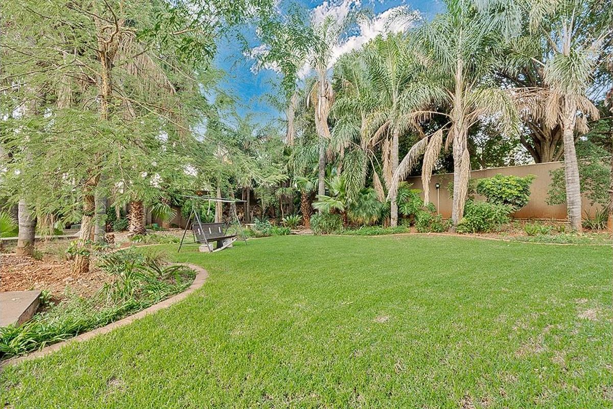 House For Sale in Bedfordview - Photo 5