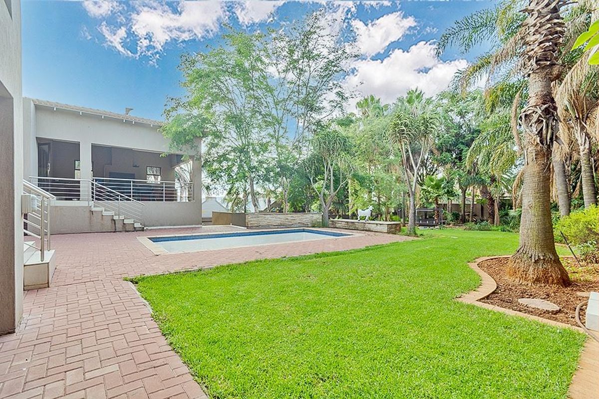 House For Sale in Bedfordview - Photo 4