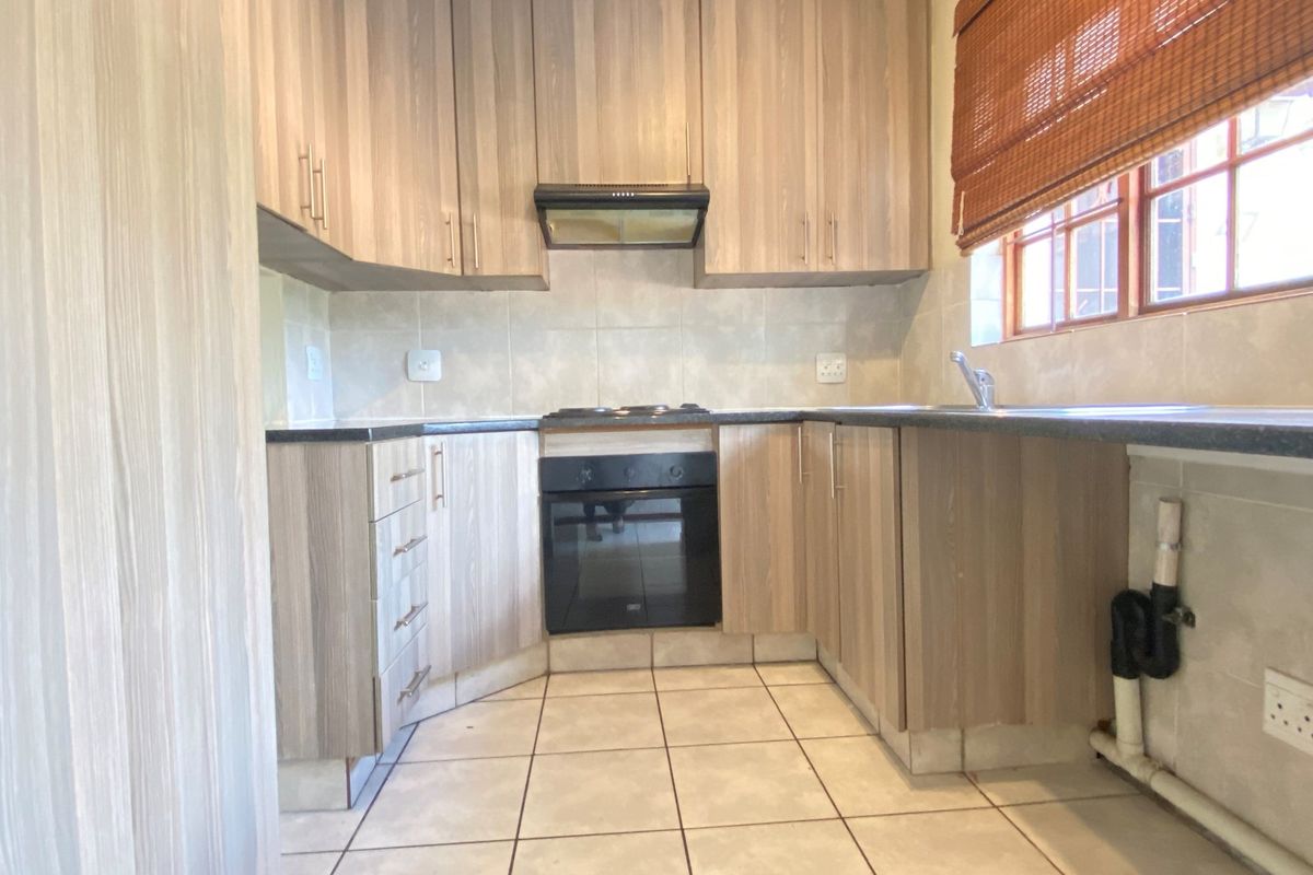 2 Bedroom Apartment For Sale in Morningside - Photo 2