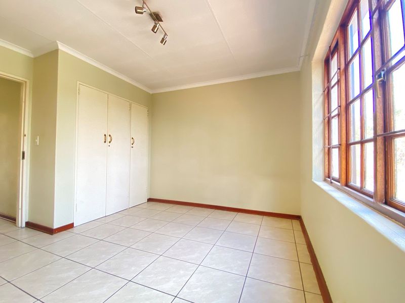 2 Bedroom Apartment For Sale in Morningside - Photo 5