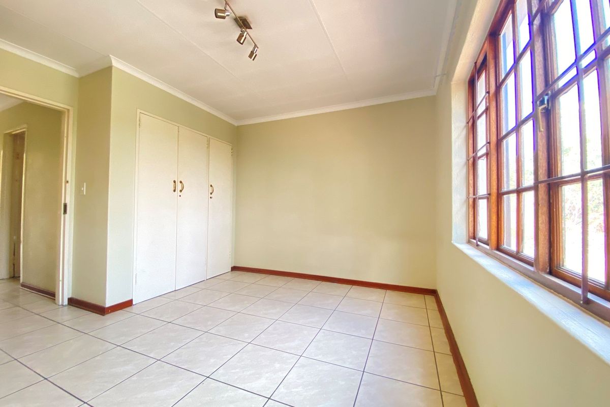 2 Bedroom Apartment For Sale in Morningside - Photo 5