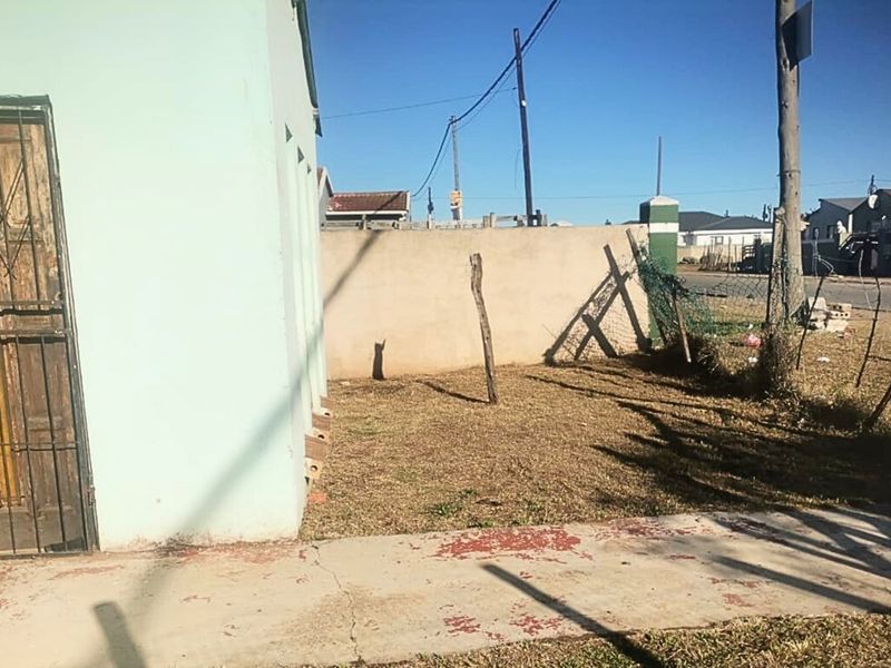 VERY NICE HOUSE OPPOSITE NU9 SPAR AND ON MAIN TRAFIC ROUTES - Photo 2