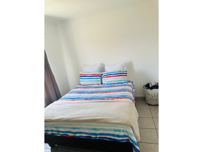 Contemporary 2-Bed Apartment in Sagewood - Photo 4