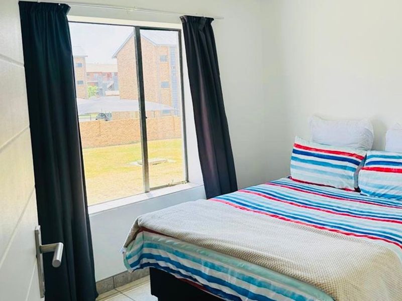 Contemporary 2-Bed Apartment in Sagewood - Photo 7