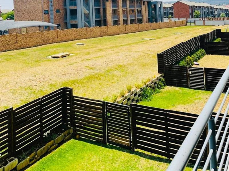 Contemporary 2-Bed Apartment in Sagewood - Photo 8