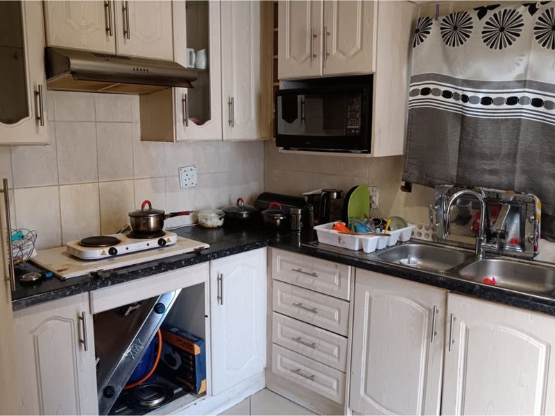 "Modern Comfort in Serene Cosmo City Ext 7" - Photo 2