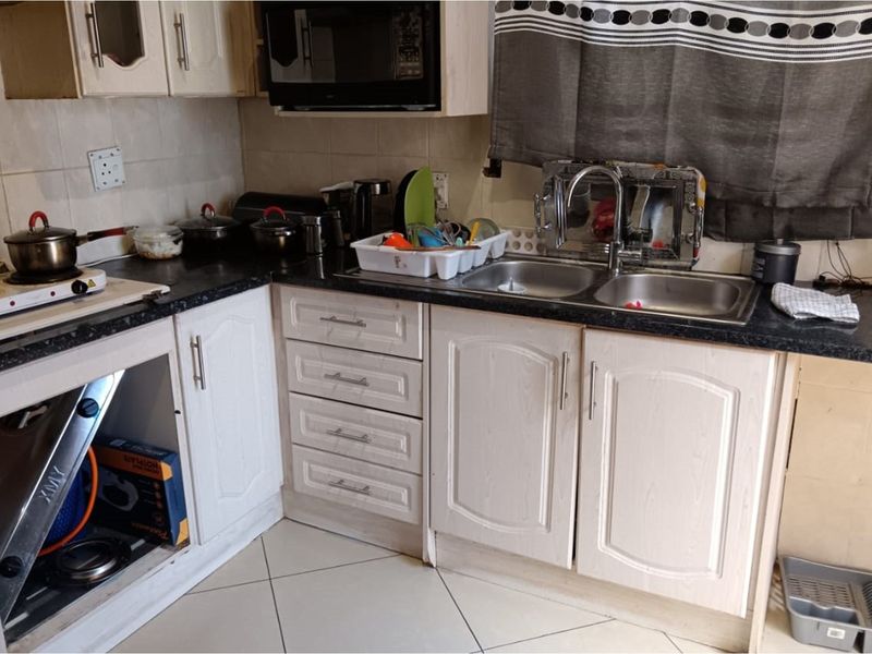 "Modern Comfort in Serene Cosmo City Ext 7" - Photo 5