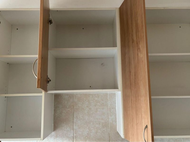 Charming Bachelor Unit with Carport in Crescent Glades Estate - Photo 9